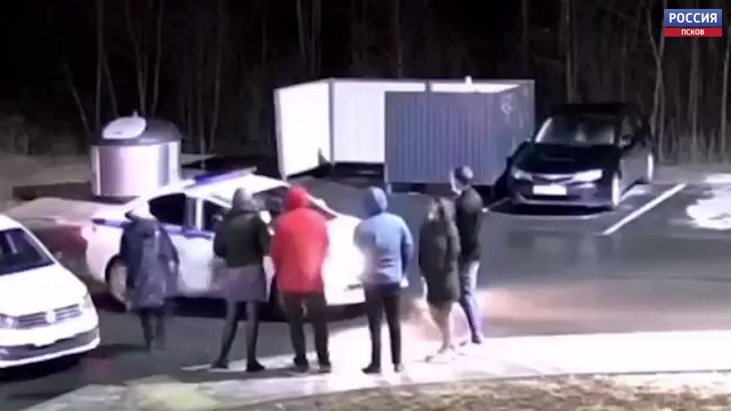 Пскович задержал пьяную автоледи и вызвал ГИБДД