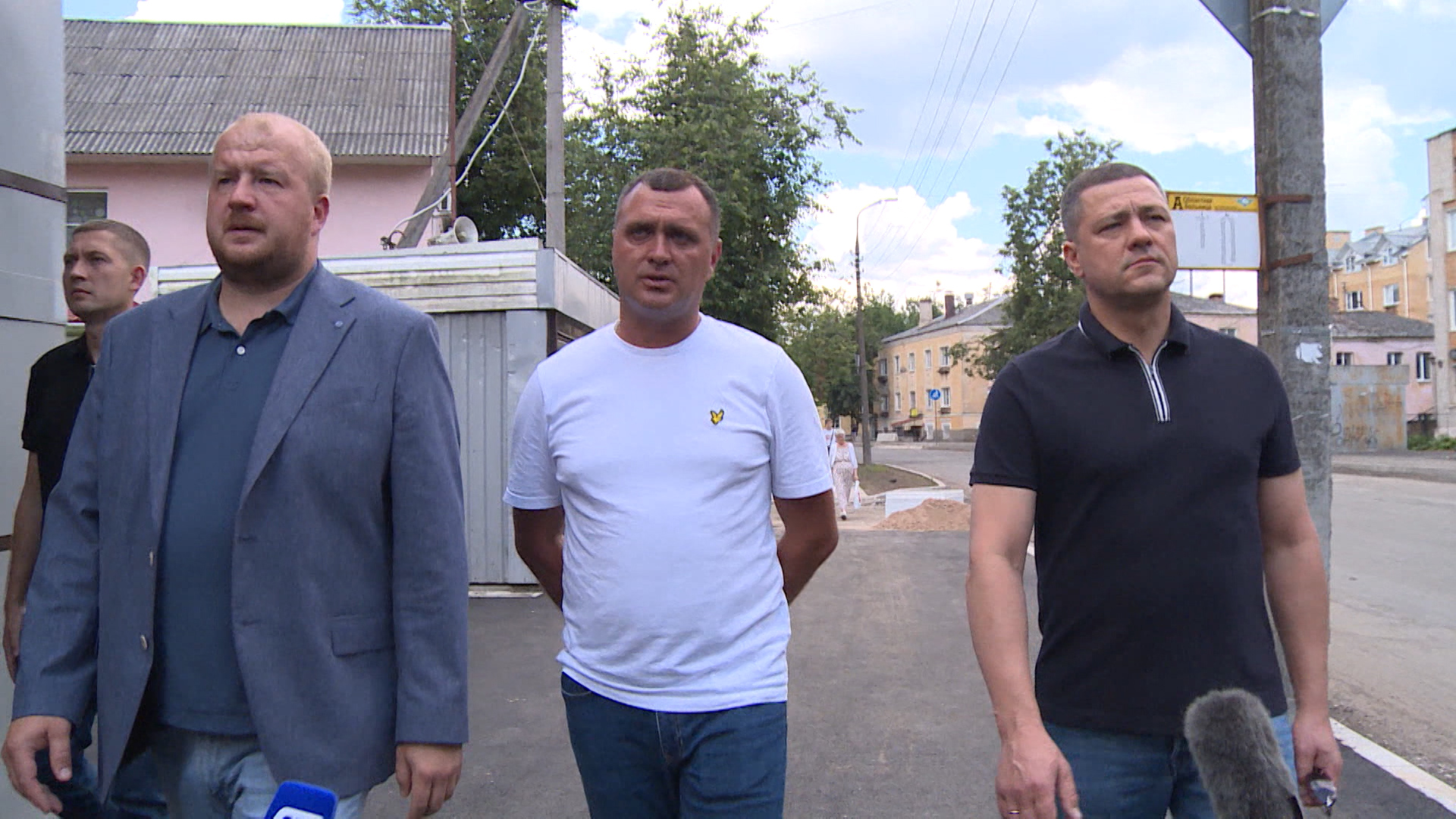 Губернатор Михаил Ведерников оценил ход ремонта на улице Максима Горького
