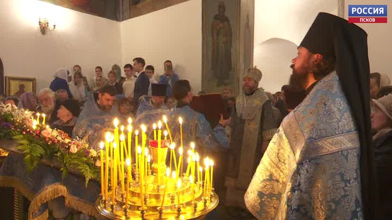 Покров Пресвятой Богородицы сегодня отмечают православные