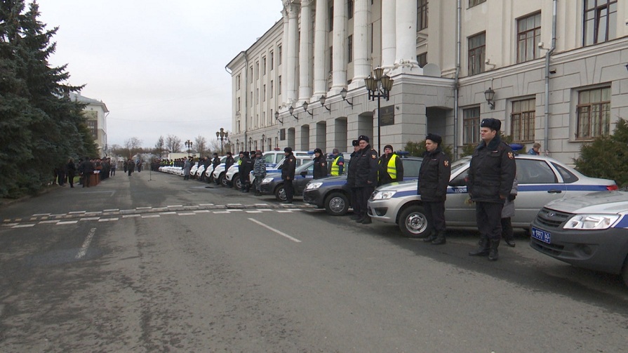 Торжественный развод полиции состоялся сегодня в Пскове