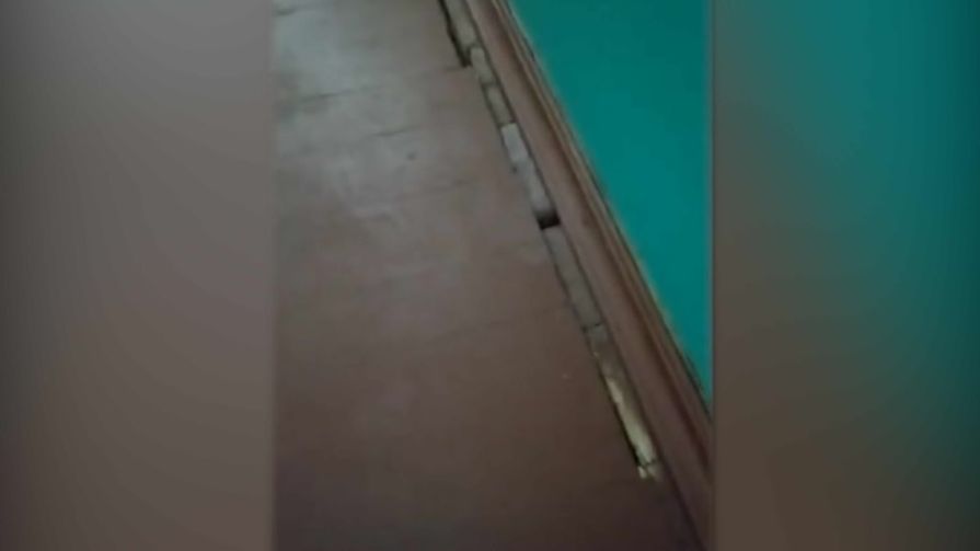 Жители Гдовского района недовольны ремонтом спортзала в Подборовской средней школе