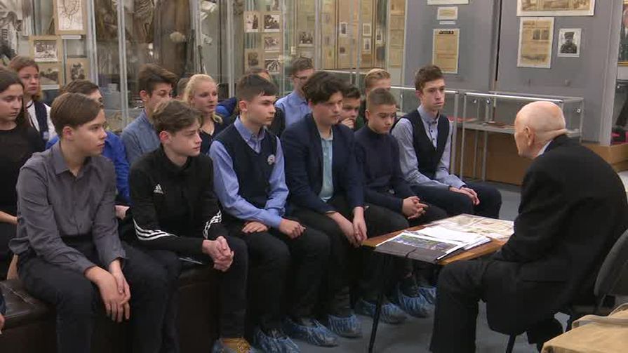 Соавтор документальной повести «Была деревня Красуха» Валерий Яковлев рассказал школьникам о страшной трагедии 1943 года