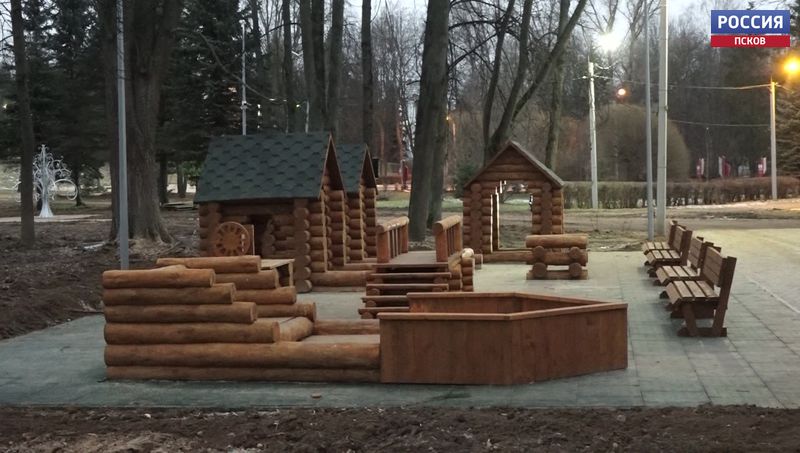 В Великолукском парке «Петровский» появилась «Яблоня любви»