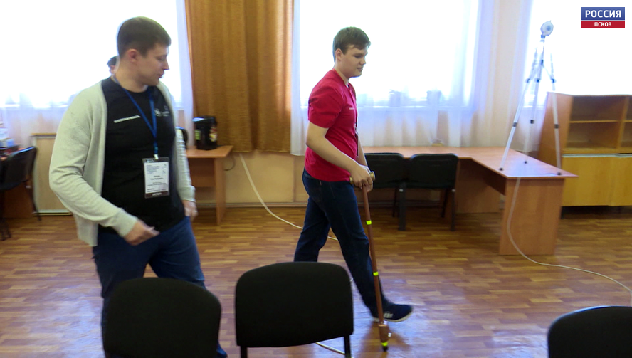 «Умная трость», разработанная псковичом, стала лучшим изобретением на Всероссийском конкурсе