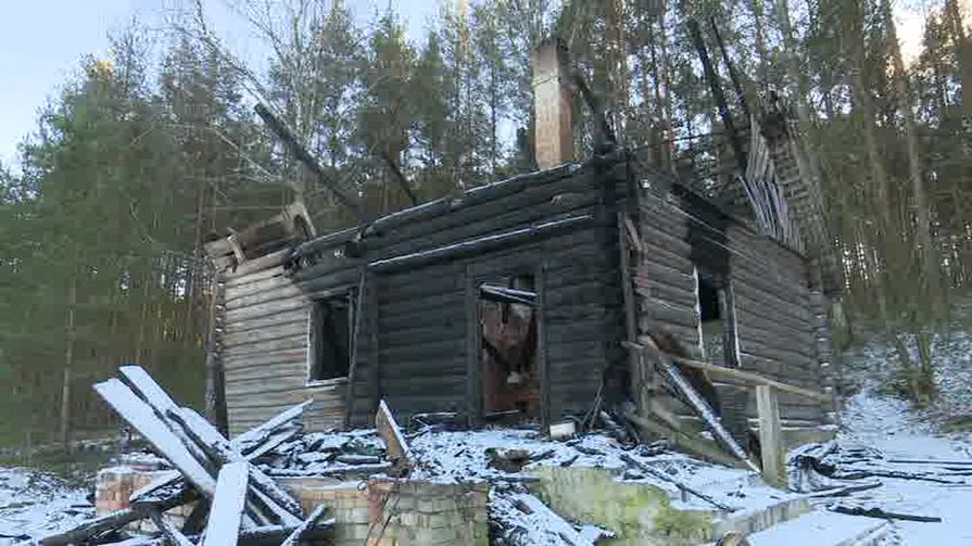 Следователи выясняют обстоятельства гибели трех человек на пожаре в Печорах