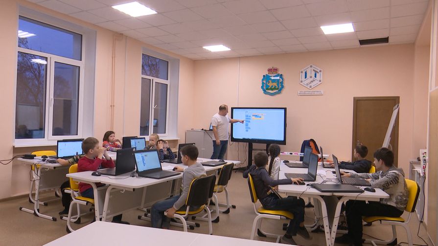 Образовательная сфера Псковского региона динамично развивается - главные события минувшего года