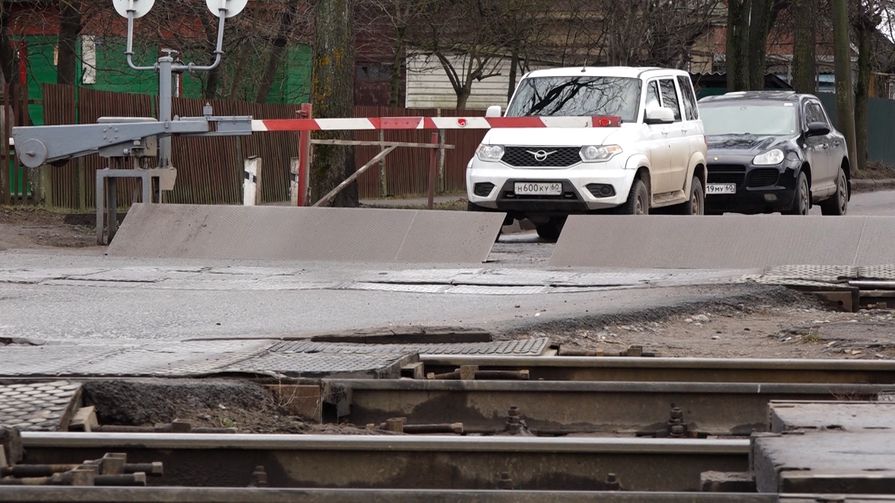 В Великих Луках закроют железнодорожный переезд «Самарский»