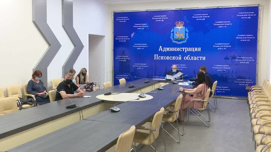 Члены Общественной палаты в Пскове обсудили вопрос безопасности во время голосования по поправкам в Конституцию