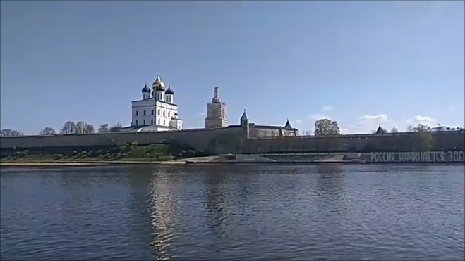 Псковичка поделилась видео с колокольным звоном из Свято-Троицкого кафедрального собора