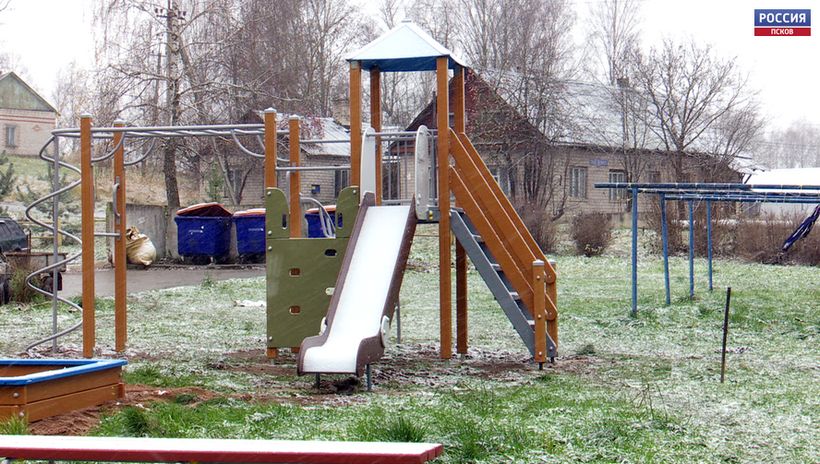 Благодаря местному самоуправлению в Палкино установили новую детскую площадку