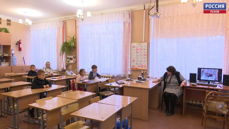 В Пскове начали работу школьные лагеря