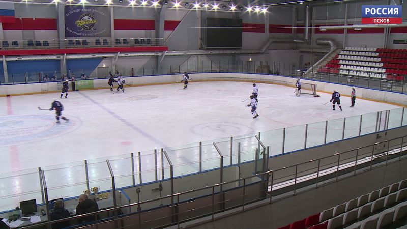 В Псковском ледовом дворце начался новый сезон хоккея