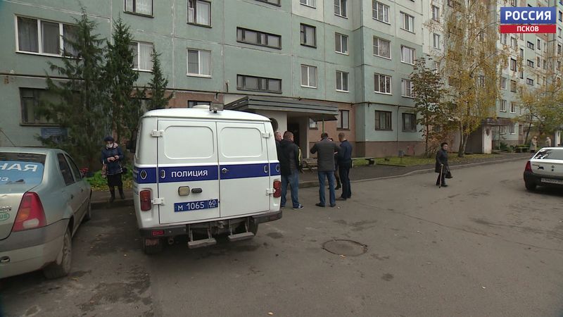 Псковичке отрубило четыре пальца лифтом