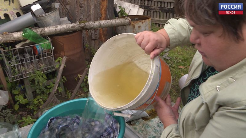 Жители Завокзалья в Пскове живут без водоснабжения, но получают квитанции за воду