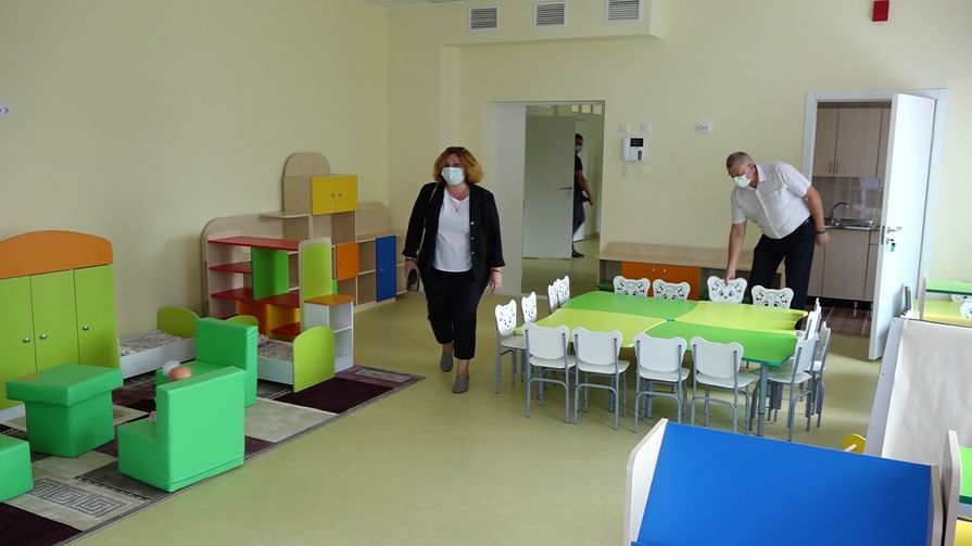 Специалисты рекомендуют укрепить грунт под зданием нового детского сада в Великих Луках
