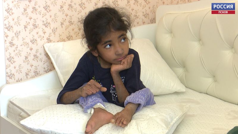 Русфонд просит псковичей откликнуться и помочь 11-летней псковичке Соне Пелячик