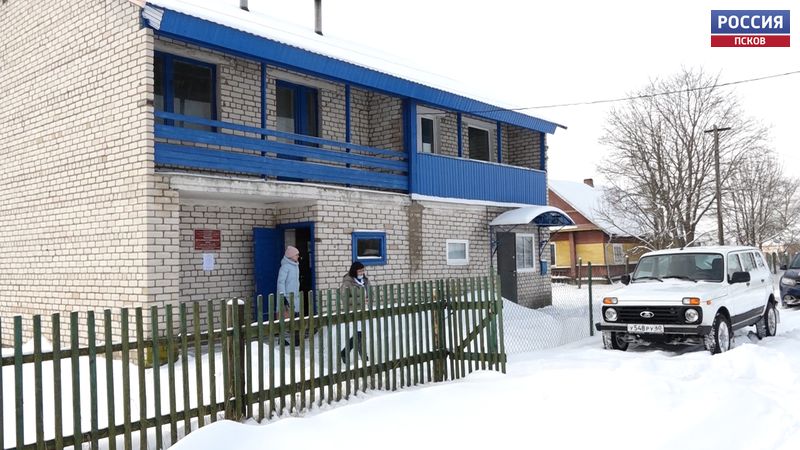 Фельдшерский пункт в Новосокольническом районе получил автомобиль