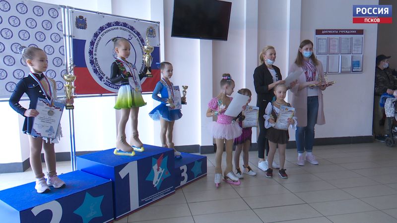 Валерия Зайцева стала первым кандидатом в мастера спорта России по фигурному катанию на коньках в Псковской области