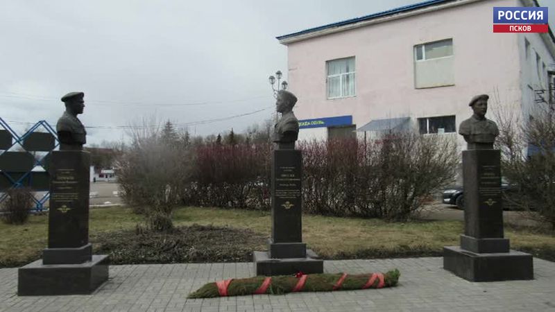 Житель Острова задержан за осквернение памятника героям 6-й роты