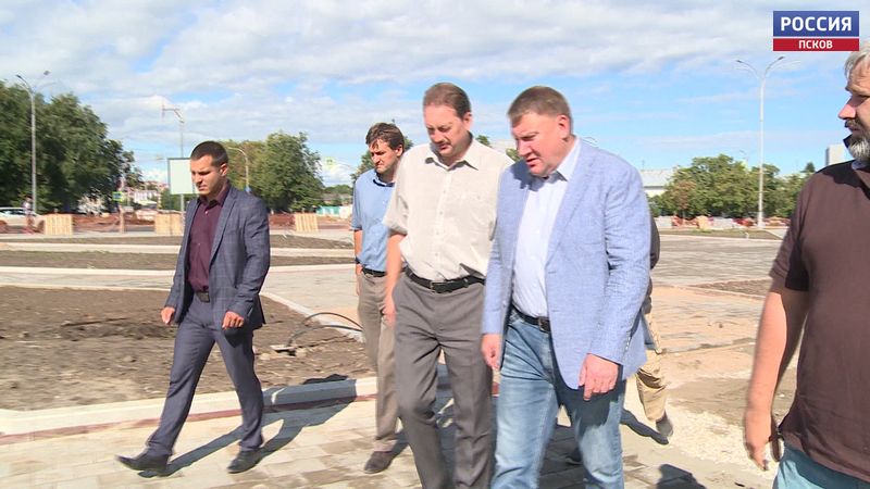 Реконструкция площади Ленина не завершена в срок из-за срыва поставок стройматериалов и элементов благоустройства