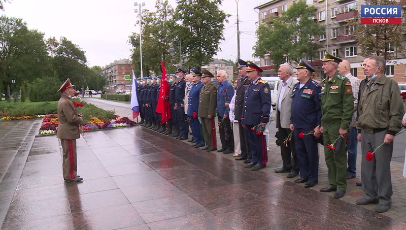 В Пскове почтили память участников Курской битвы