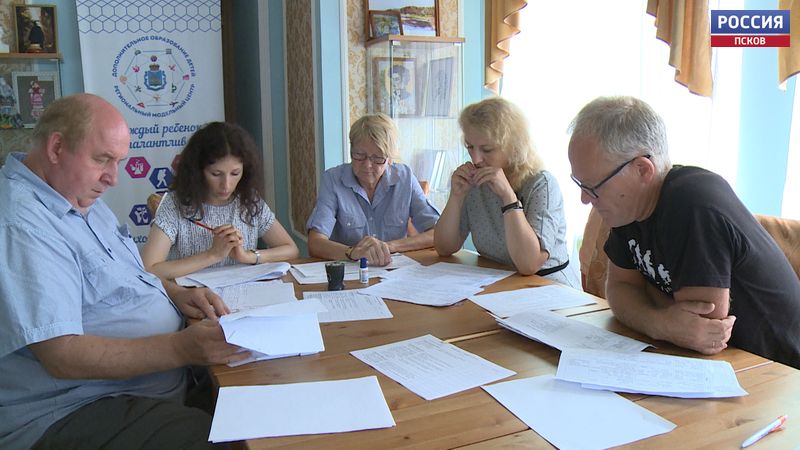 Фестиваль «Псковские жемчужины» уже 20 лет собирает лучшие фольклорные коллективы со всей страны
