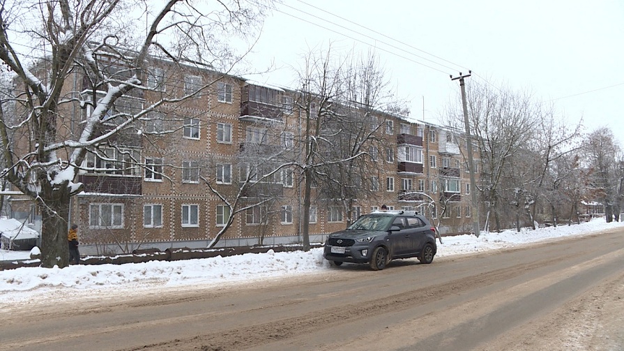 Жители нескольких домов в Острове замерзают в собственных квартирах