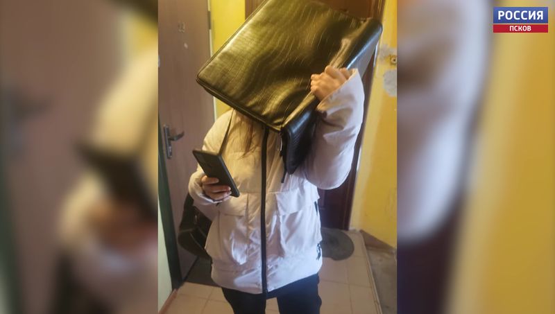 В Пскове неизвестные ходят по квартирам под предлогом проверки вентиляции 