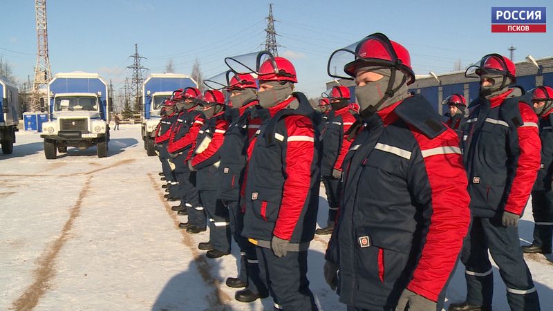 Награды и ключи от новой техники получили сегодня лучшие энергетики региона