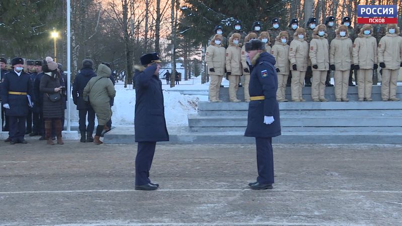  Комдив Сергей Чубарыкин поздравил десантников с 95-летием 234-го полка