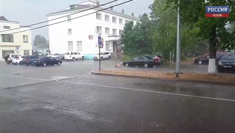 Дожди и порывистый ветер пришли в северные районы Псковской области