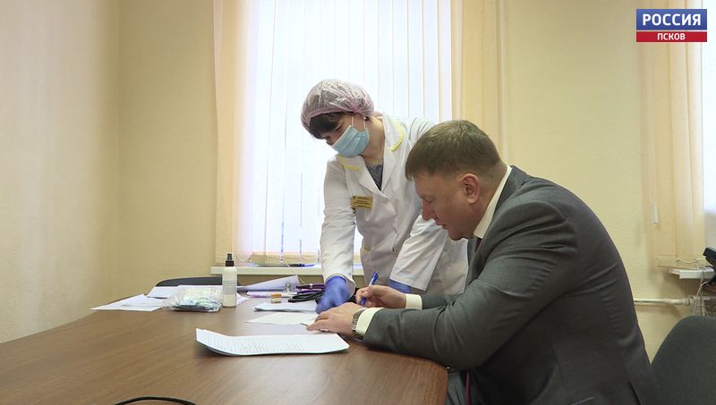 Александр Братчиков привился первым компонентом «Спутника V»