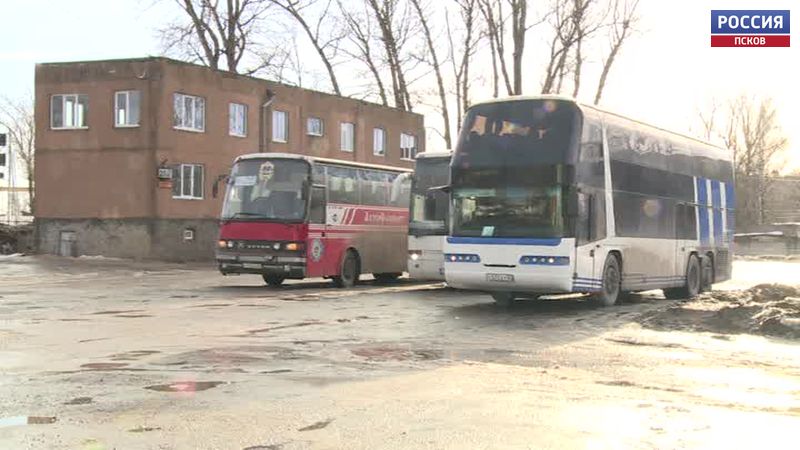 В Псковской области сократили количество рейсов автобуса Псков — Великие Луки