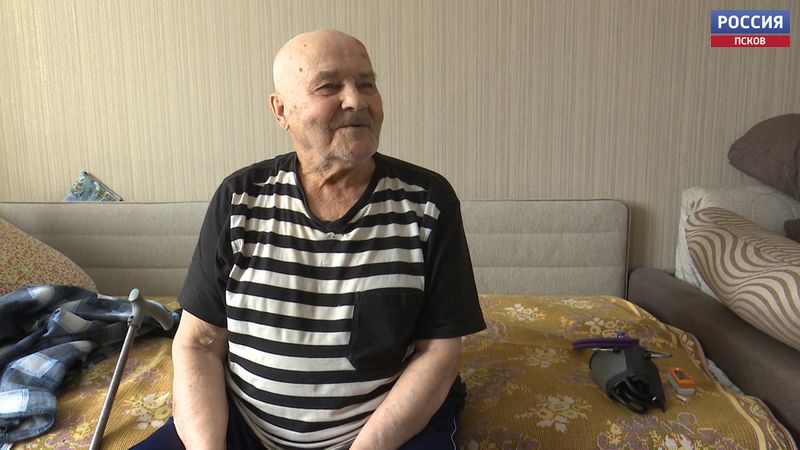 99-летний ветеран из Пскова привился от коронавируса