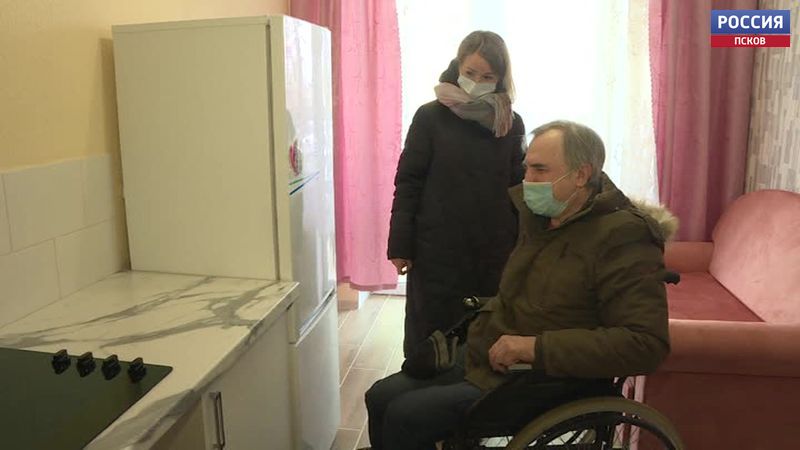 Комитет по социальной защите Псковской области помог псковичу-инвалиду с покупкой квартиры