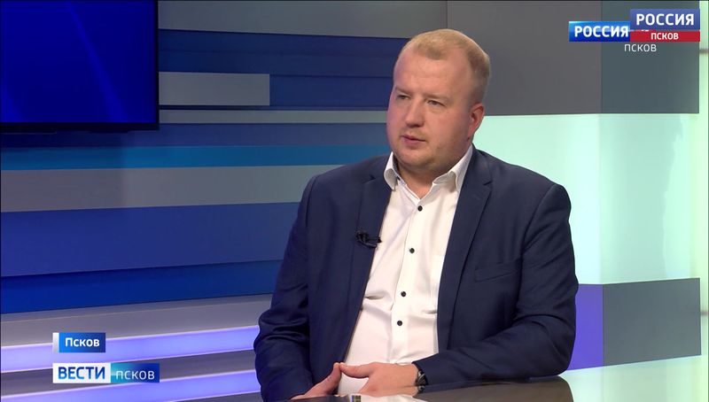 Интервью. Борис Елкин: Украшение города к Новому году, стройки по нацпроектам, замена водопровода, вандализм. Эфир 25.11.2021