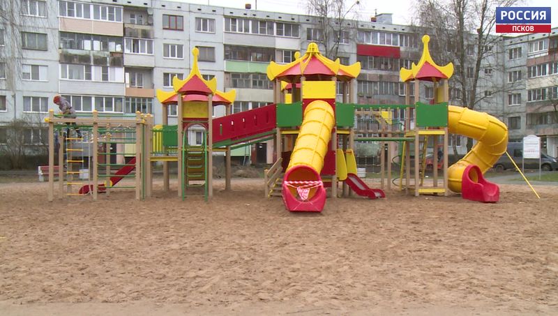 Детскую площадку на улице Звёздной, пострадавшую от рук вандалов, восстановят