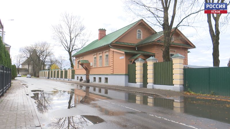 Споры по владению земельным участком под Дом причта в Пскове продолжаются