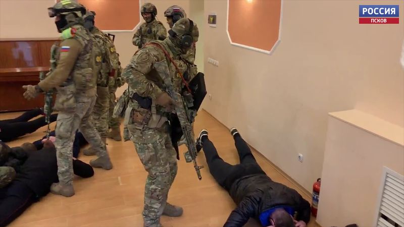 Силовики отрабатывали освобождение заложников в концертном зале