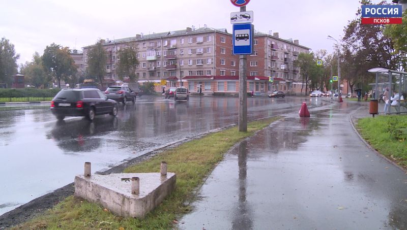 Площадь Победы в Пскове вновь открыта для транспорта