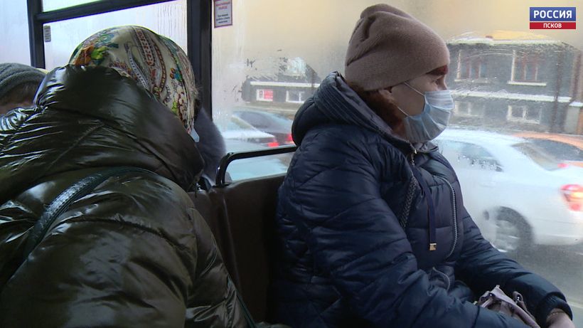 Что происходит в час пик в псковских автобусах?