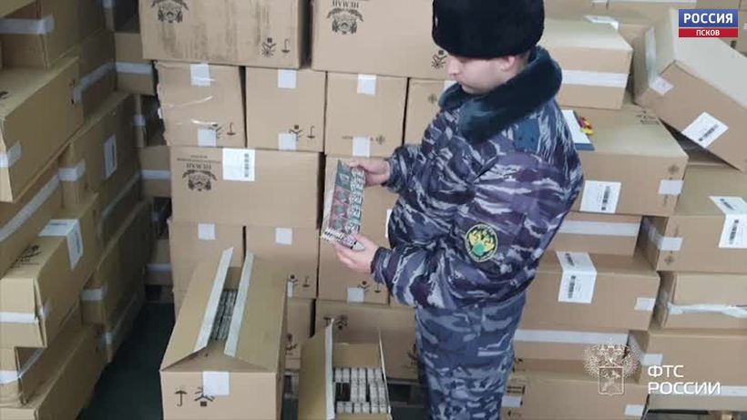 Псковские таможенники пресекли попытку нелегального ввоза крупной партии сигарет 