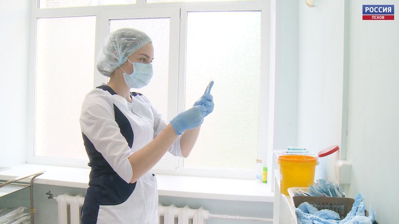 Псковичка Валерия Иванова получила сертификат за выход в финал конкурса профмастерства «Абилимпикс»
