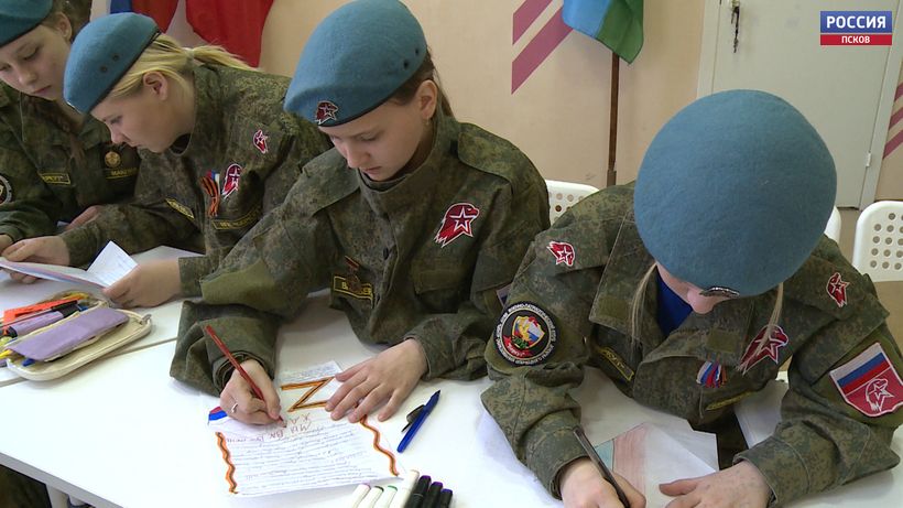 К акции «Письмо солдату» присоединились курсанты военно-патриотического клуба «Беркут»