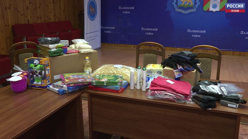 Жители Палкино собрали солдатскую посылку нашим военнослужащим на Украине