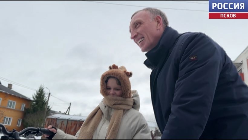 Александр Козловский исполнил новогоднее желание псковички Маши Алексеевой 
