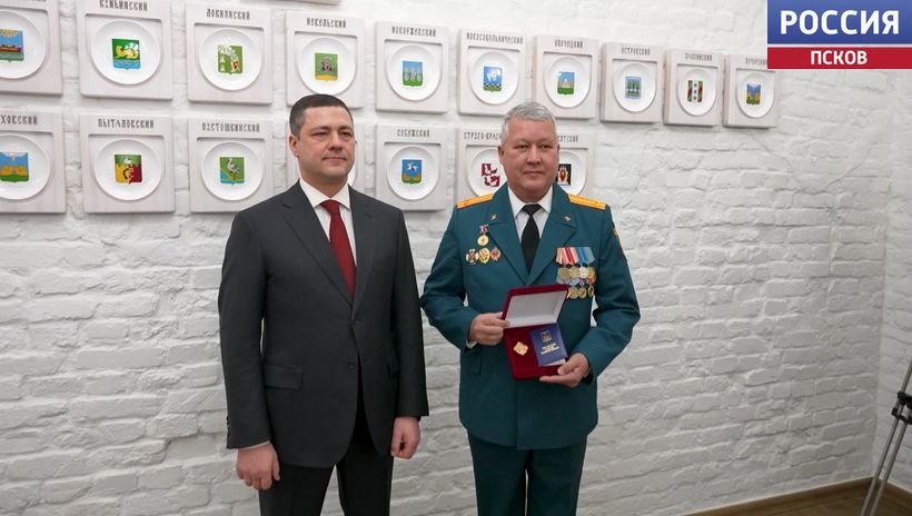 Наградили по заслугам. В Пскове сегодня чествовали лучших спасателей региона