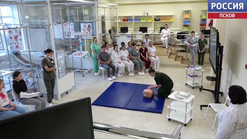 Это нужно знать и уметь каждому. В Великолукском медколледже открылись курсы оказания первой помощи