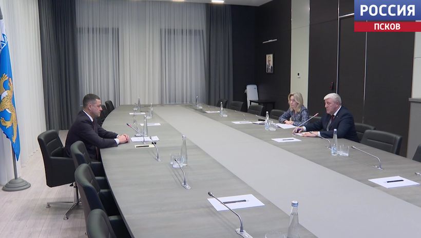 Михаил Ведерников обсудил с представителями Псковской области в Совете Федерации важные направления сотрудничества