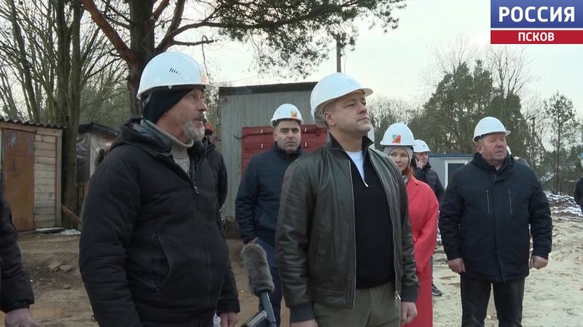 Михаил Ведерников проконтролировал ход строительства соцобъектов в Себежском и Пыталовском районах